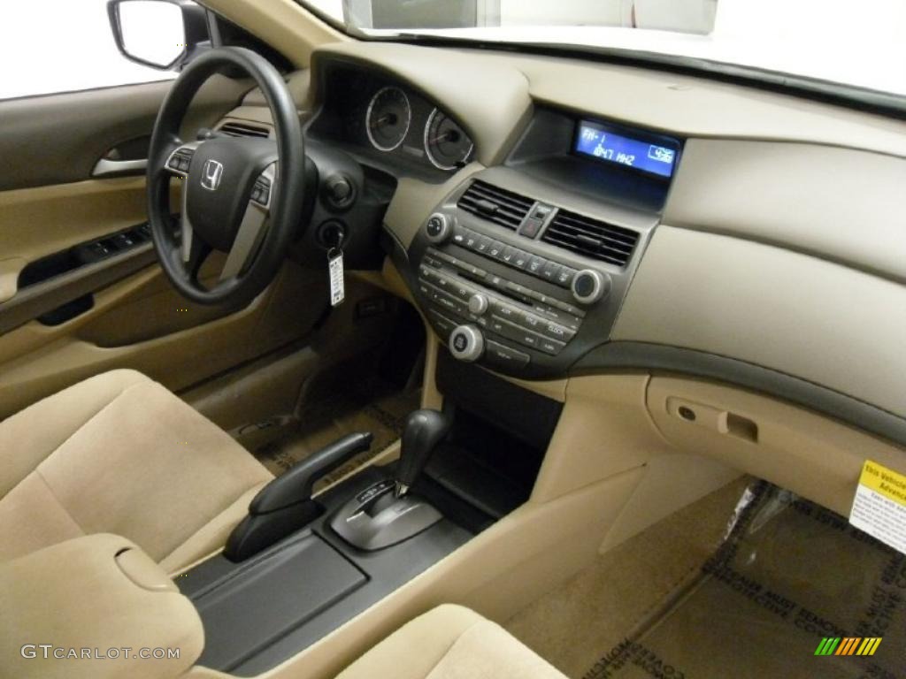 2010 Accord LX-P Sedan - Taffeta White / Ivory photo #24