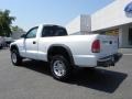 2002 Bright White Dodge Dakota SXT Regular Cab 4x4  photo #20