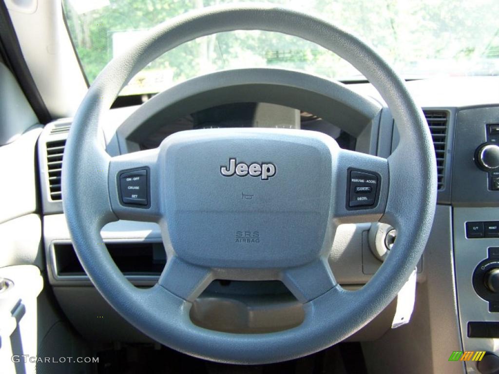 2006 Grand Cherokee Laredo 4x4 - Stone White / Medium Slate Gray photo #18