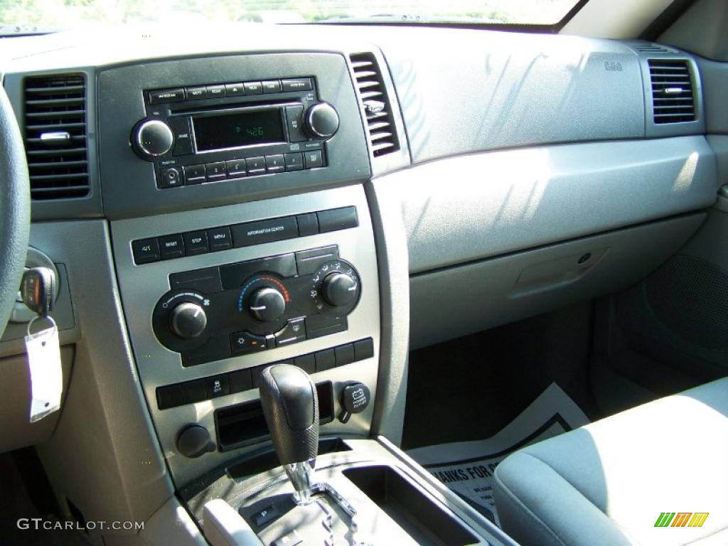 2006 Grand Cherokee Laredo 4x4 - Stone White / Medium Slate Gray photo #19