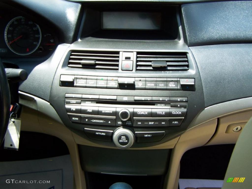 2008 Honda Accord EX-L Coupe Controls Photo #31664502