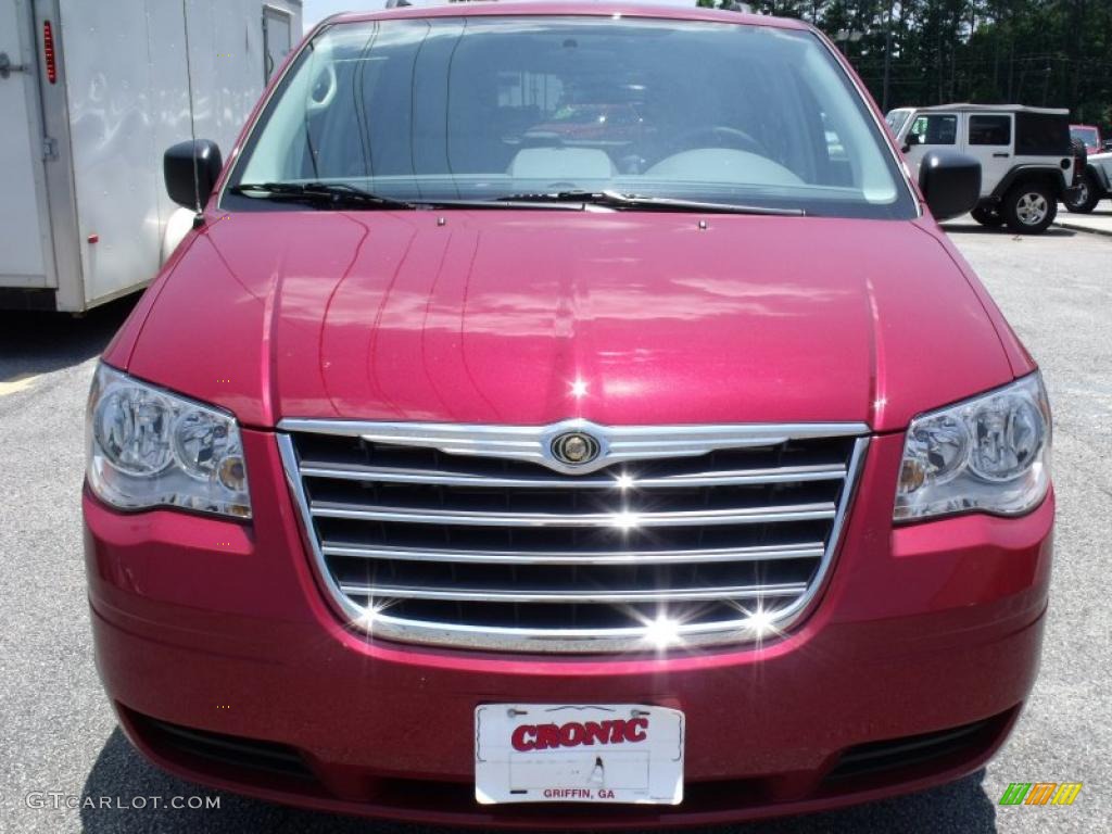 2010 Town & Country LX - Inferno Red Crystal Pearl / Medium Pebble Beige/Cream photo #4