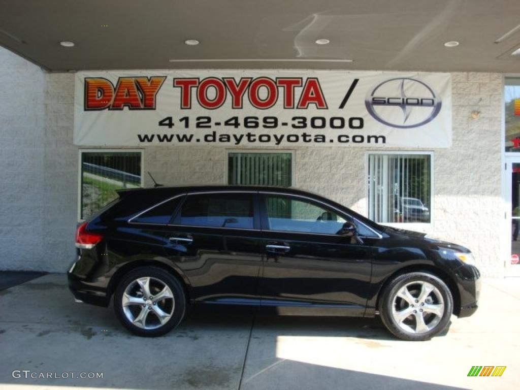 2010 Venza V6 AWD - Black / Ivory photo #1