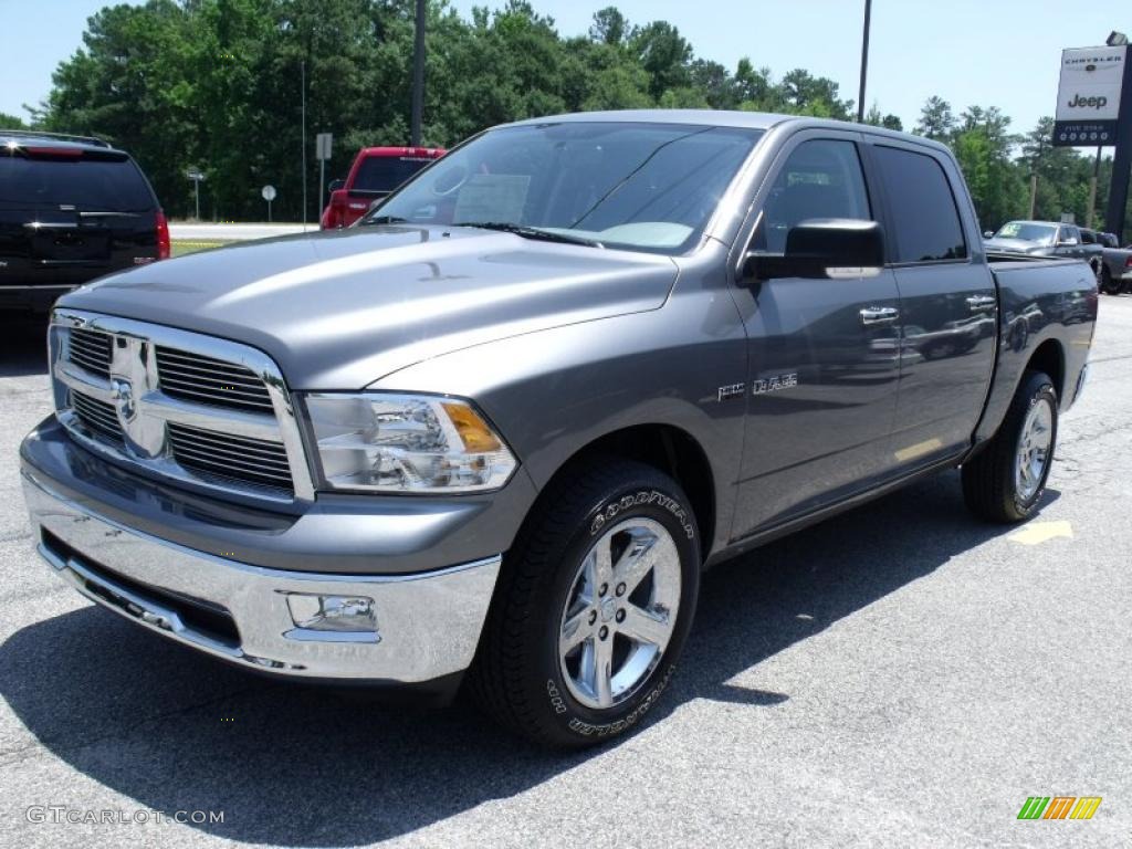 2010 Ram 1500 Big Horn Crew Cab - Mineral Gray Metallic / Dark Slate/Medium Graystone photo #4