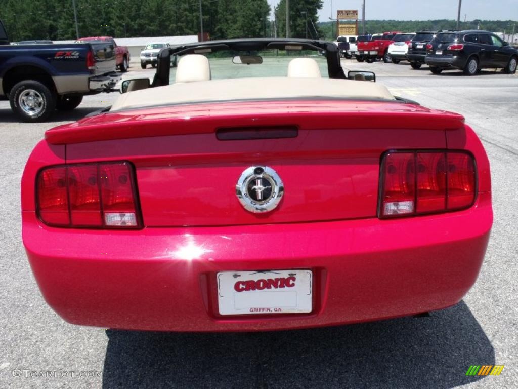 2007 Mustang V6 Premium Convertible - Torch Red / Medium Parchment photo #7