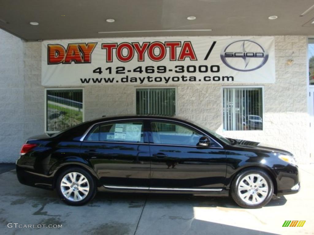 2011 Avalon  - Black / Ivory photo #1