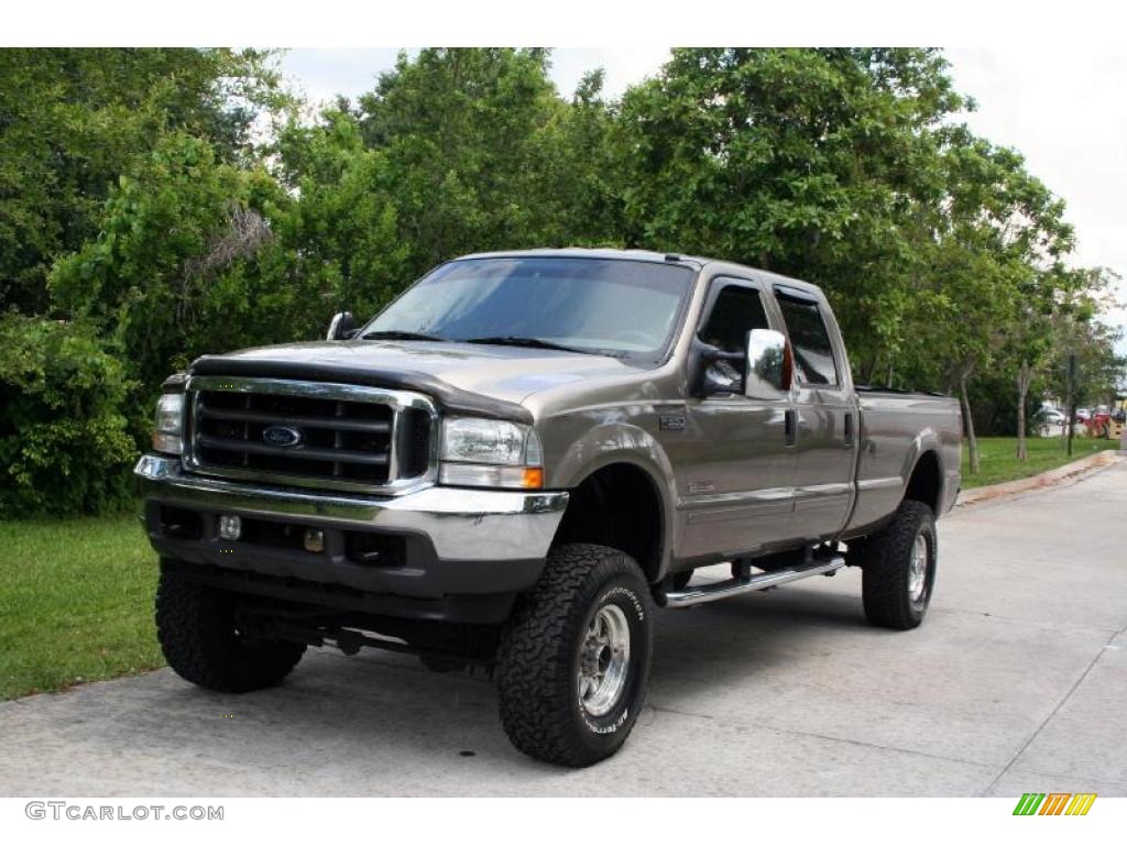 2003 F350 Super Duty Lariat Crew Cab 4x4 - Arizona Beige Metallic / Medium Parchment photo #1