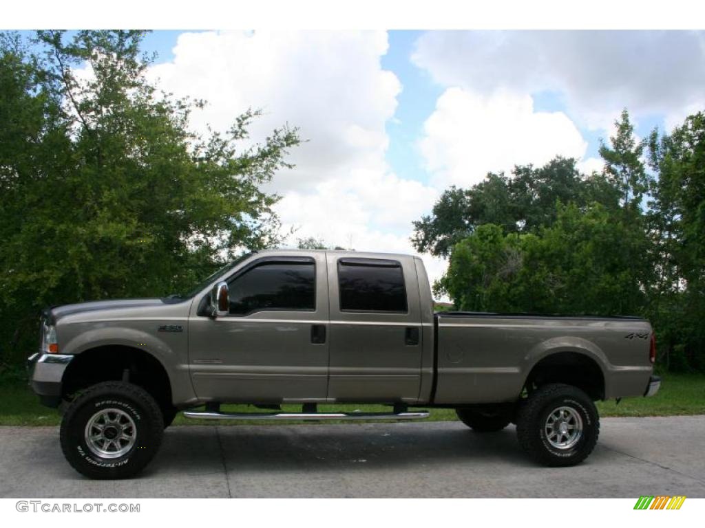 2003 F350 Super Duty Lariat Crew Cab 4x4 - Arizona Beige Metallic / Medium Parchment photo #3