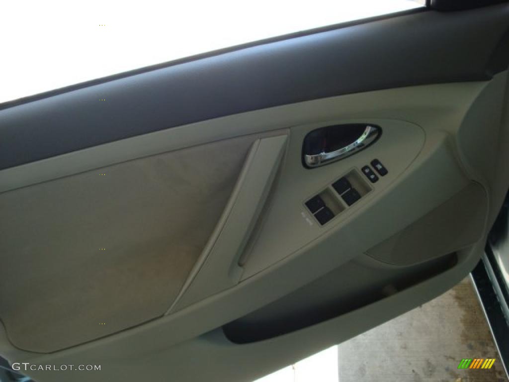 2011 Camry LE - Aloe Green Metallic / Ash photo #11