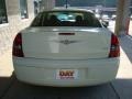 Cool Vanilla White - 300 LX Photo No. 3