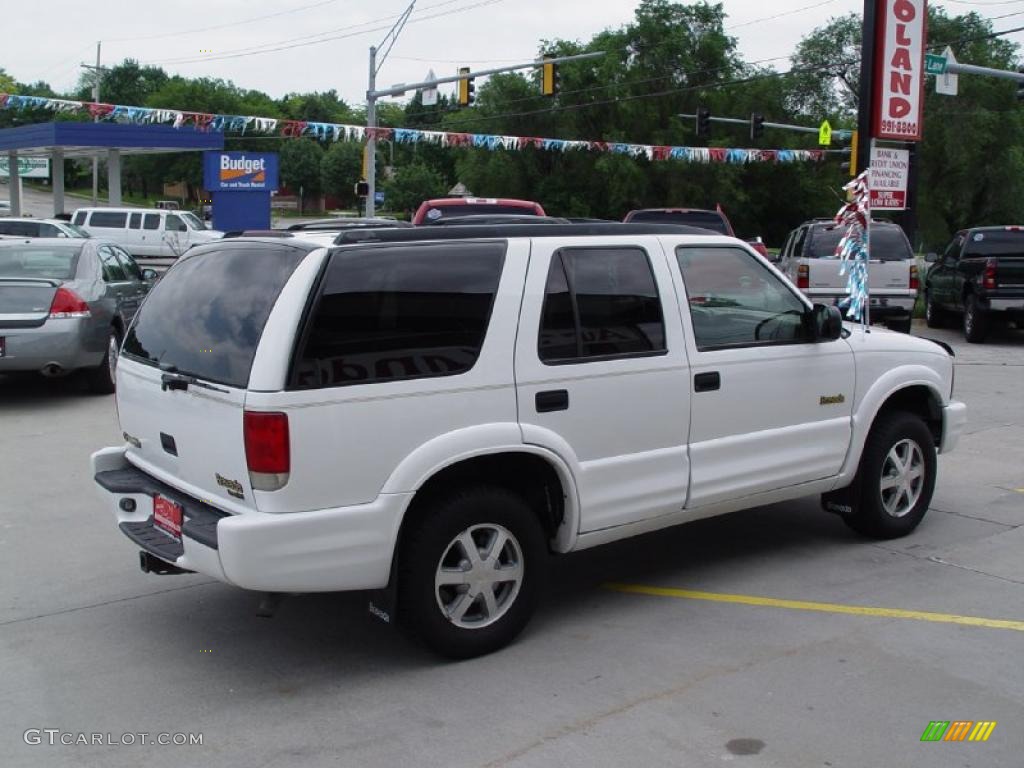 1999 Bravada AWD - Arctic White / Beige photo #5
