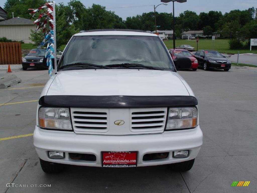1999 Bravada AWD - Arctic White / Beige photo #7
