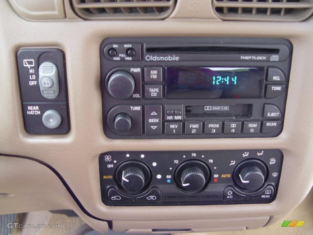 1999 Bravada AWD - Arctic White / Beige photo #13