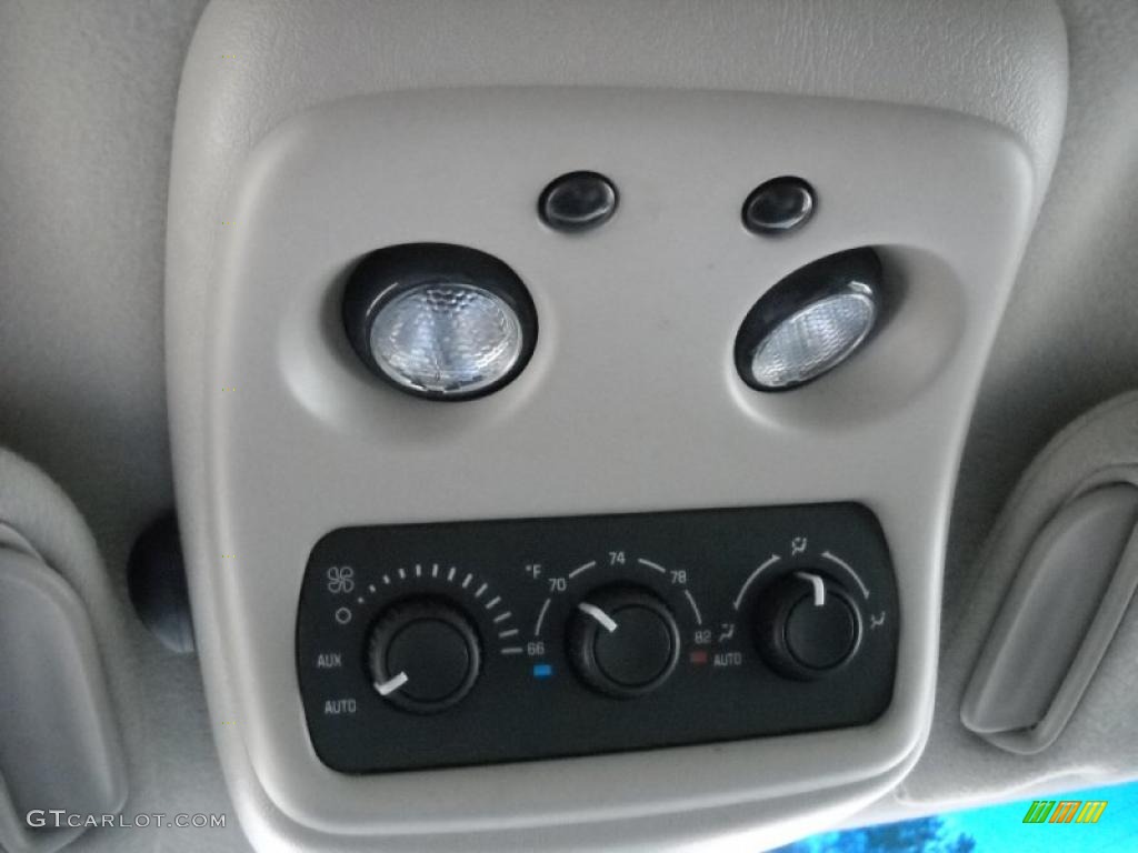 2003 Suburban 1500 LT 4x4 - Indigo Blue Metallic / Gray/Dark Charcoal photo #22