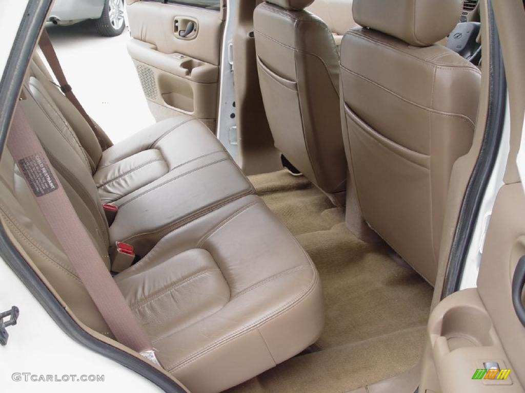 1999 Bravada AWD - Arctic White / Beige photo #20