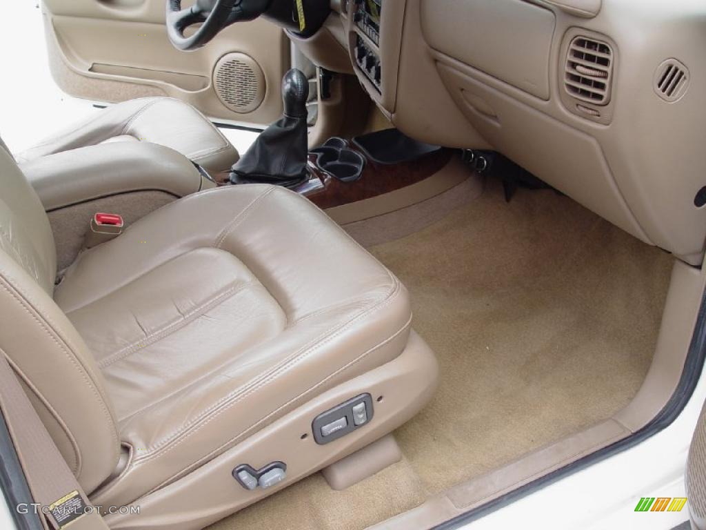 1999 Bravada AWD - Arctic White / Beige photo #21