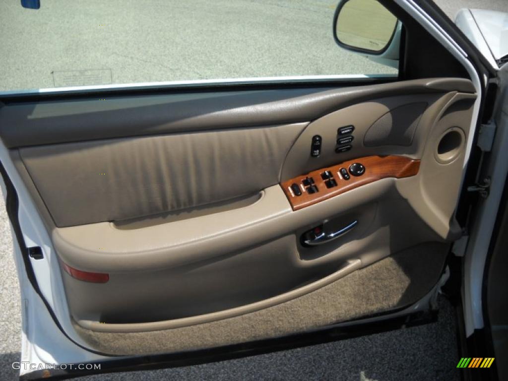 1999 Park Avenue  - Bright White Diamond / Taupe photo #11