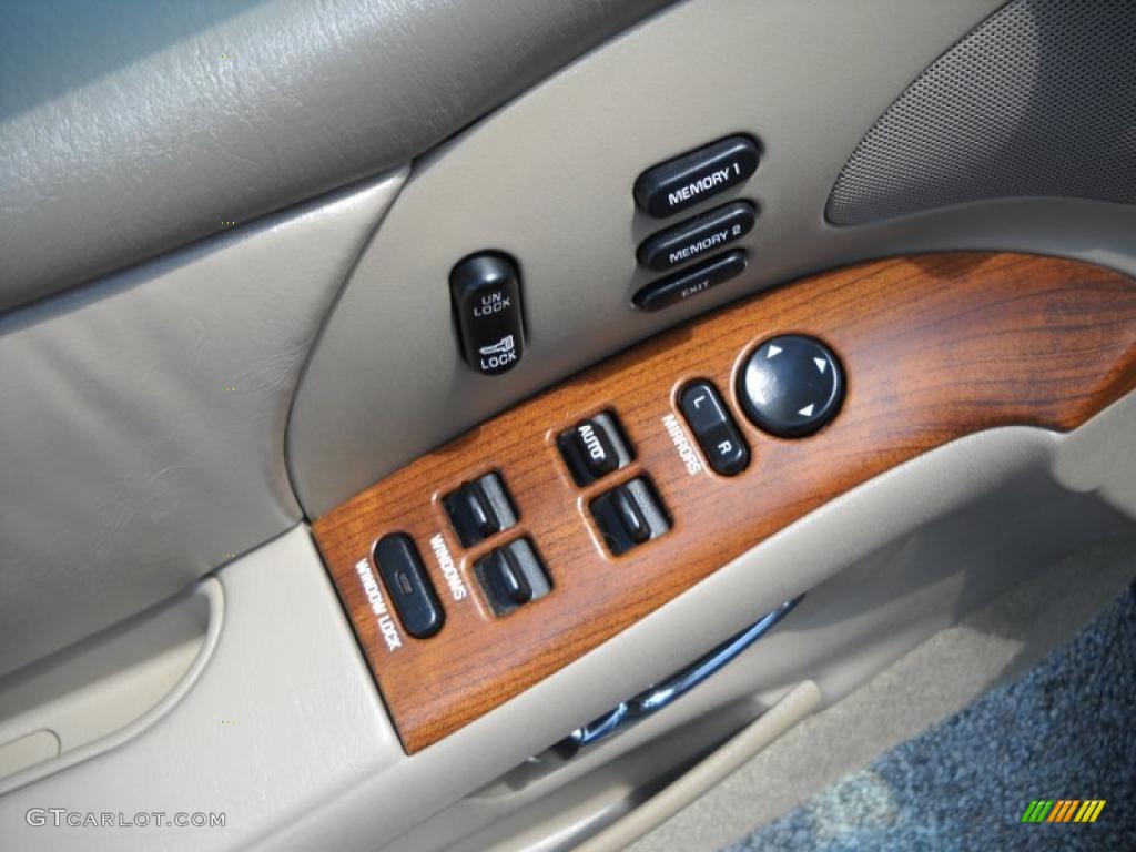 1999 Park Avenue  - Bright White Diamond / Taupe photo #12