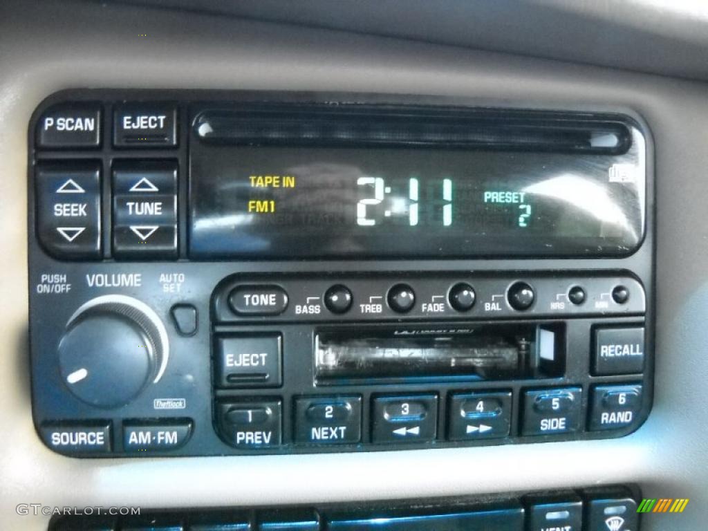 1999 Park Avenue  - Bright White Diamond / Taupe photo #19