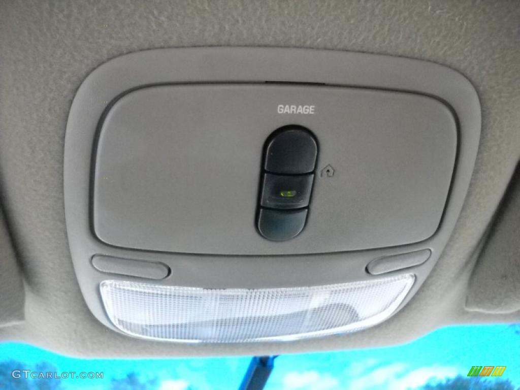 1999 Park Avenue  - Bright White Diamond / Taupe photo #22