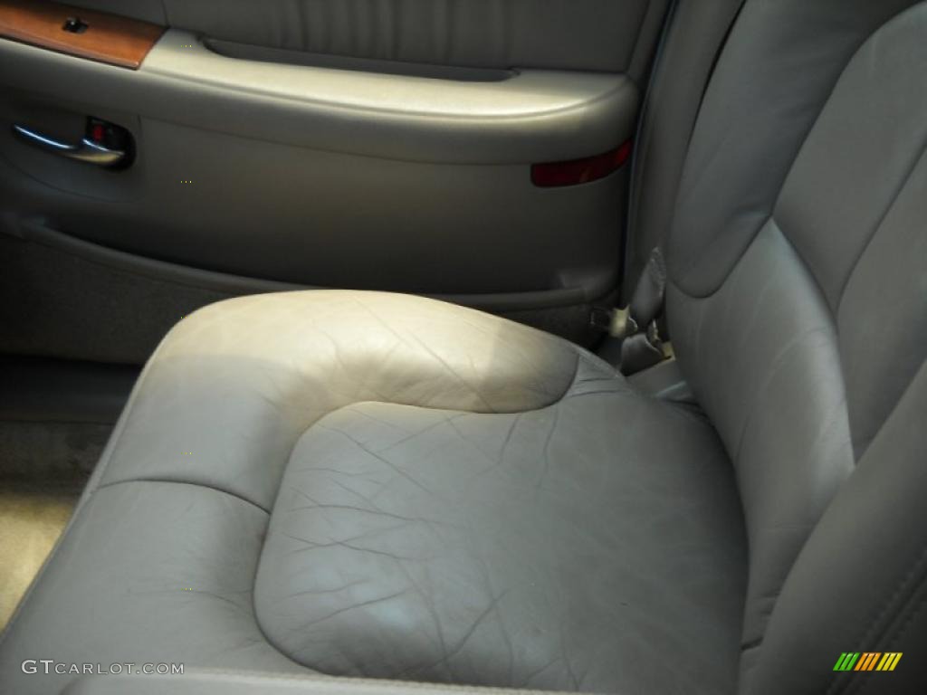 1999 Park Avenue  - Bright White Diamond / Taupe photo #23