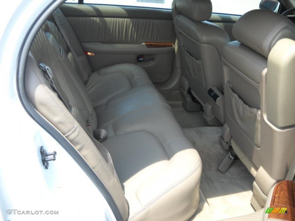 1999 Park Avenue  - Bright White Diamond / Taupe photo #25