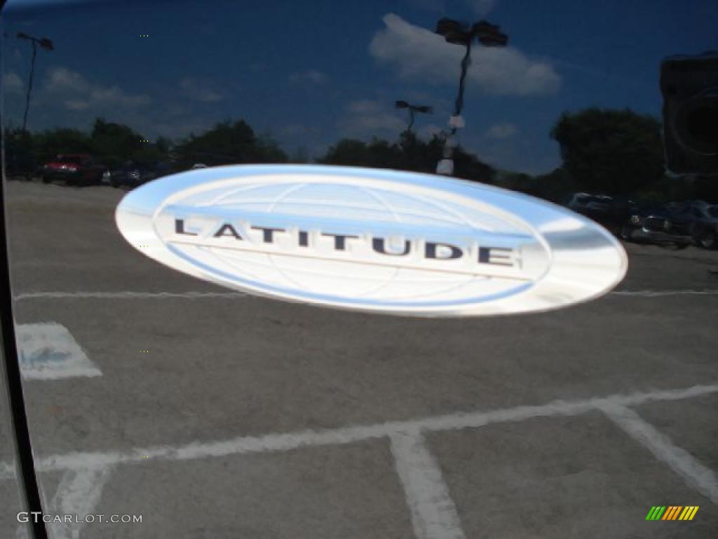 2010 Patriot Latitude - Brilliant Black Crystal Pearl / Dark Slate Gray photo #15