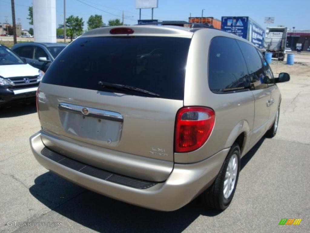2003 Town & Country LXi - Light Almond Pearl / Taupe photo #4