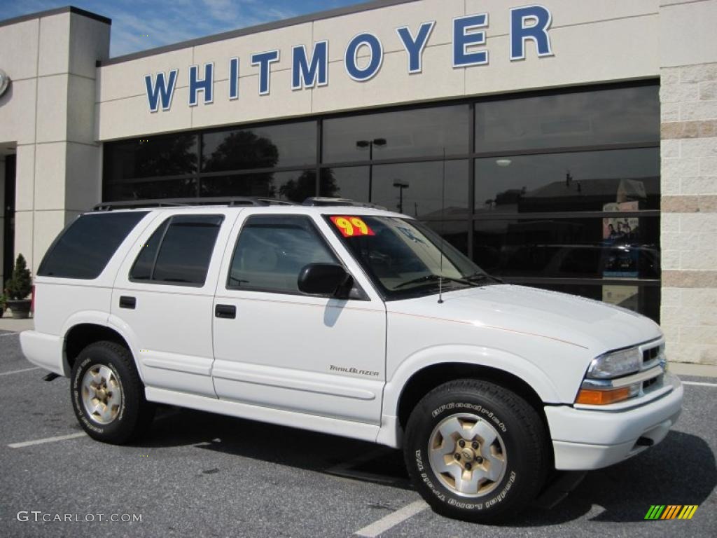 Summit White Chevrolet Blazer