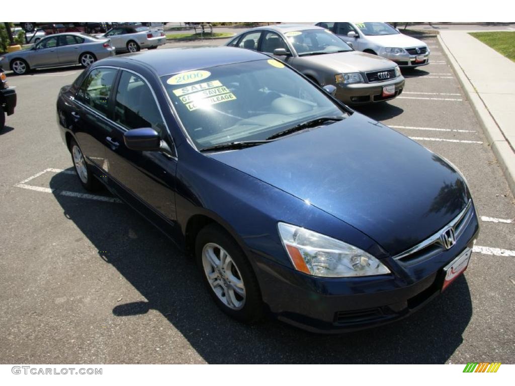 2006 Accord SE Sedan - Royal Blue Pearl / Black photo #3