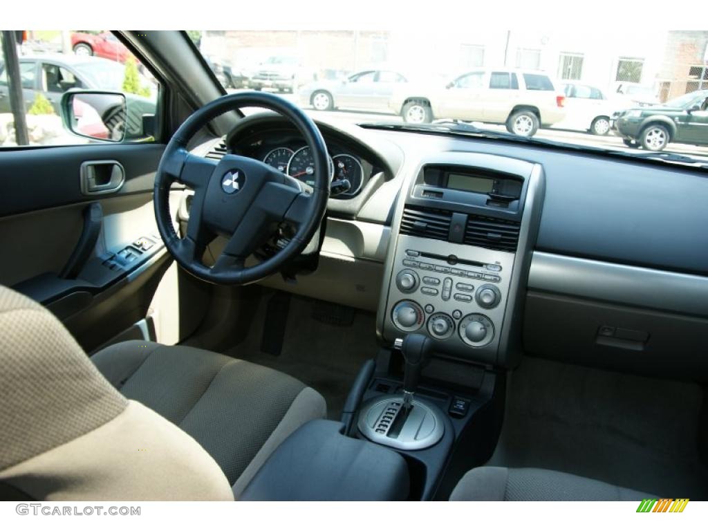 2005 Galant ES - Machine Green Metallic / Gray photo #15