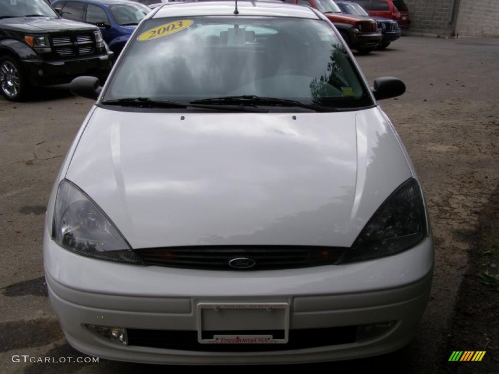 2003 Focus ZX3 Coupe - Cloud 9 White / Dark Charcoal photo #7
