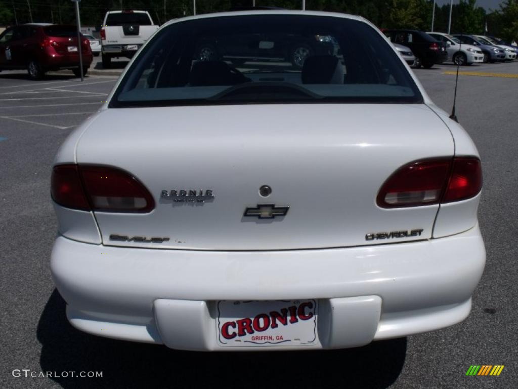 1996 Cavalier LS Sedan - Bright White / Dark Gray photo #4