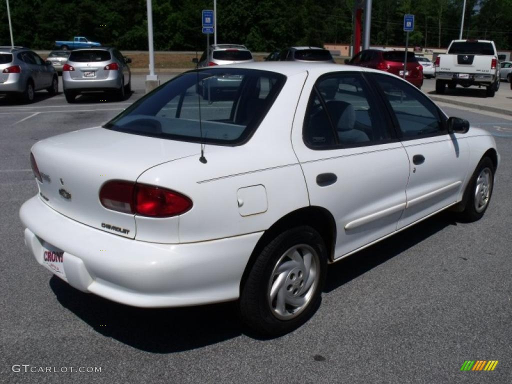 1996 Cavalier LS Sedan - Bright White / Dark Gray photo #5