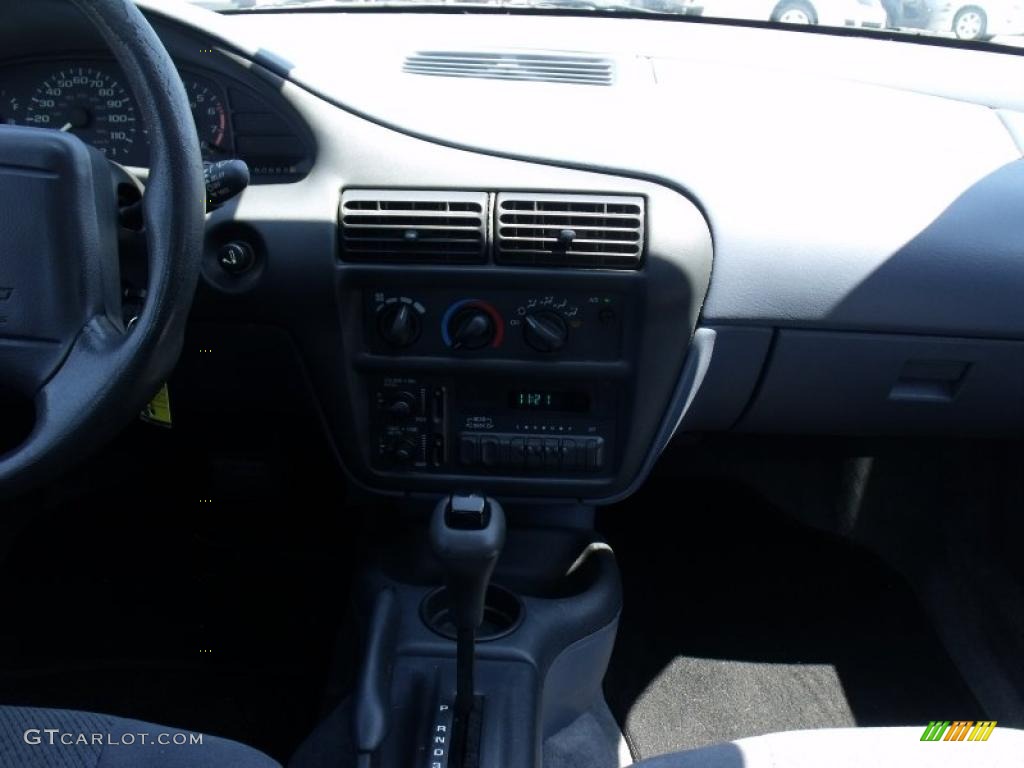 1996 Cavalier LS Sedan - Bright White / Dark Gray photo #13