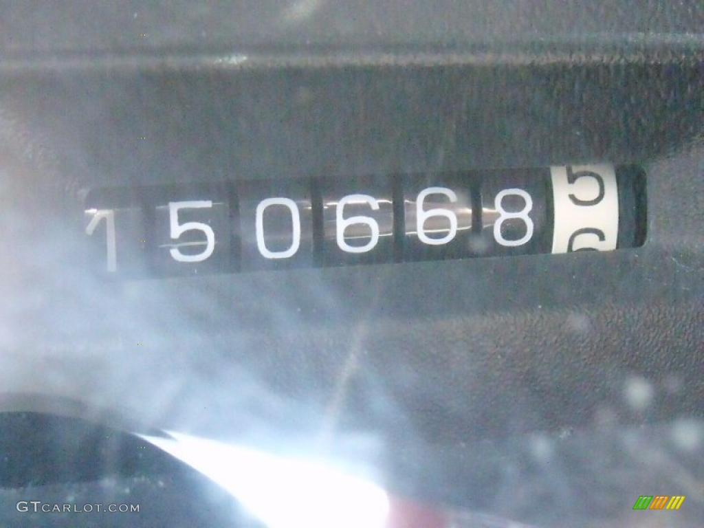 1996 Cavalier LS Sedan - Bright White / Dark Gray photo #17