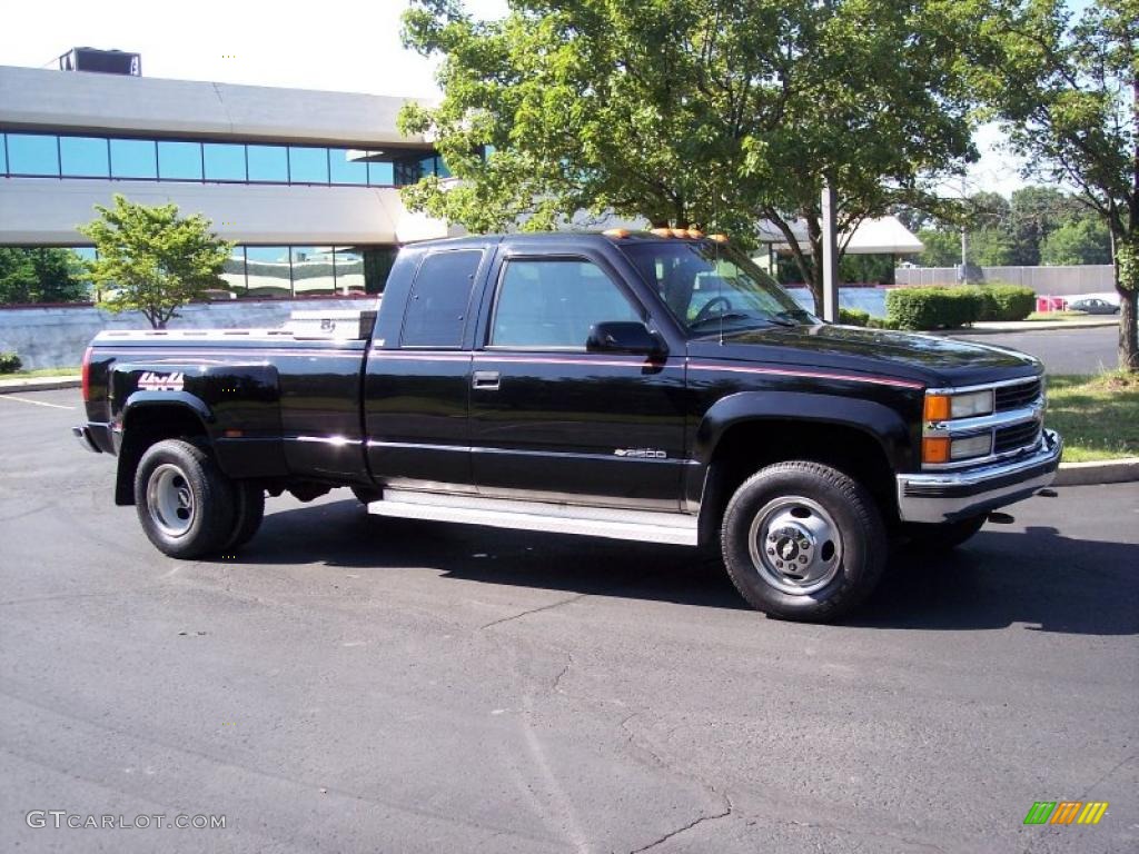 1995 C/K 3500 K3500 Cheyenne Extended Cab 4x4 Dually - Black / Gray photo #2