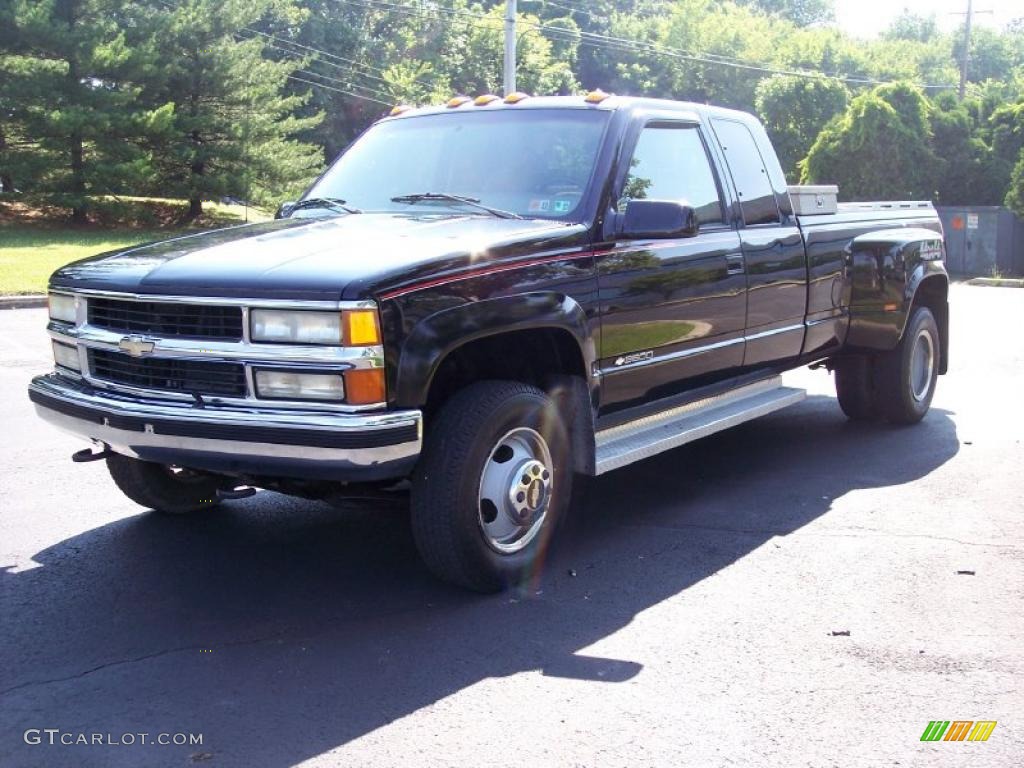 1995 C/K 3500 K3500 Cheyenne Extended Cab 4x4 Dually - Black / Gray photo #12