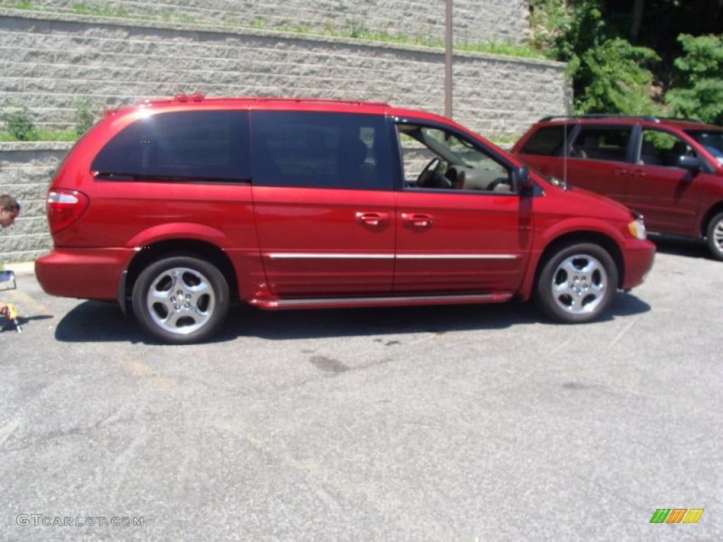 2003 Town & Country Limited AWD - Inferno Red Pearl / Gray photo #10
