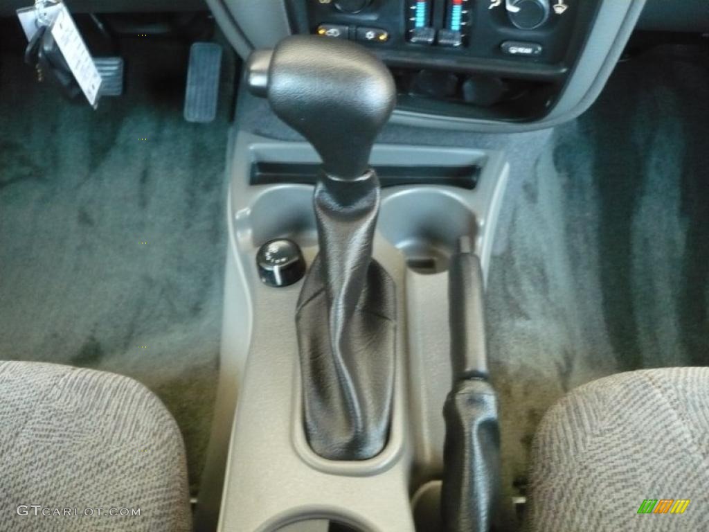2004 TrailBlazer EXT LS 4x4 - Summit White / Medium Pewter photo #17