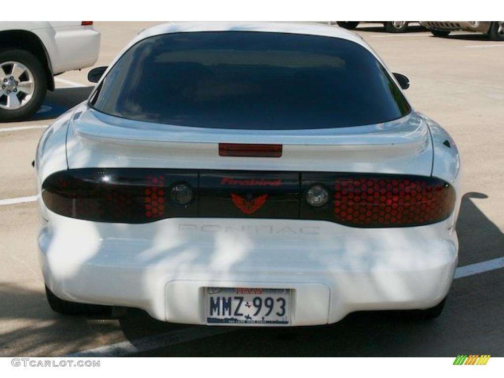 2002 Firebird Coupe - Arctic White / Ebony Black photo #14