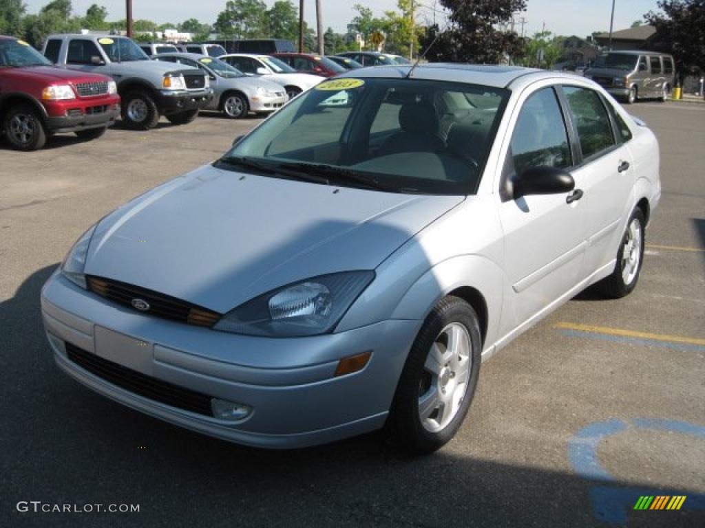 2003 Focus ZTS Sedan - CD Silver Metallic / Medium Graphite photo #8