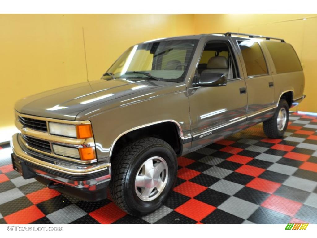1997 Suburban K1500 LT 4x4 - Medium Beige Mystique Metallic / Neutral photo #3