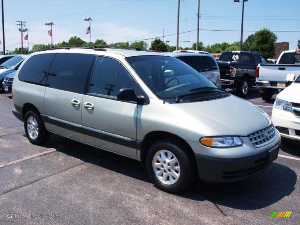 2000 Grand Voyager SE - Light Cypress Green Pearl / Mist Gray photo #2