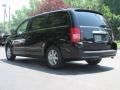 2008 Brilliant Black Crystal Pearlcoat Chrysler Town & Country Touring  photo #9
