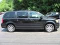 2008 Brilliant Black Crystal Pearlcoat Chrysler Town & Country LX  photo #12