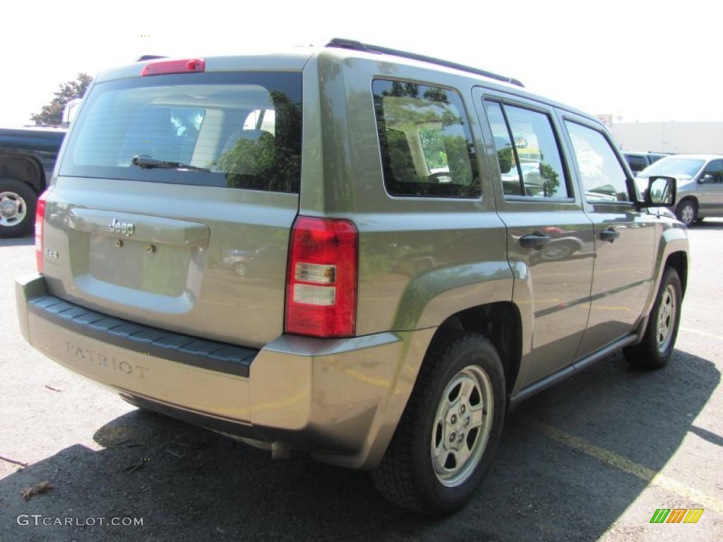 2007 Patriot Sport 4x4 - Light Khaki Metallic / Pastel Pebble Beige photo #2