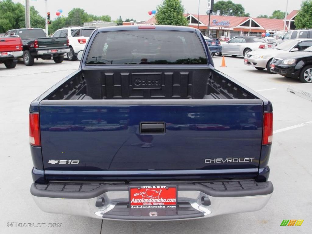 2000 S10 LS Extended Cab - Indigo Blue Metallic / Graphite photo #16