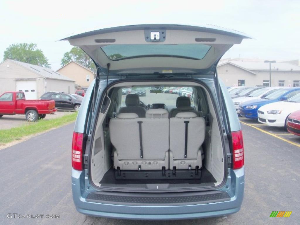 2010 Town & Country Touring - Clearwater Blue Pearl / Medium Slate Gray/Light Shale photo #21