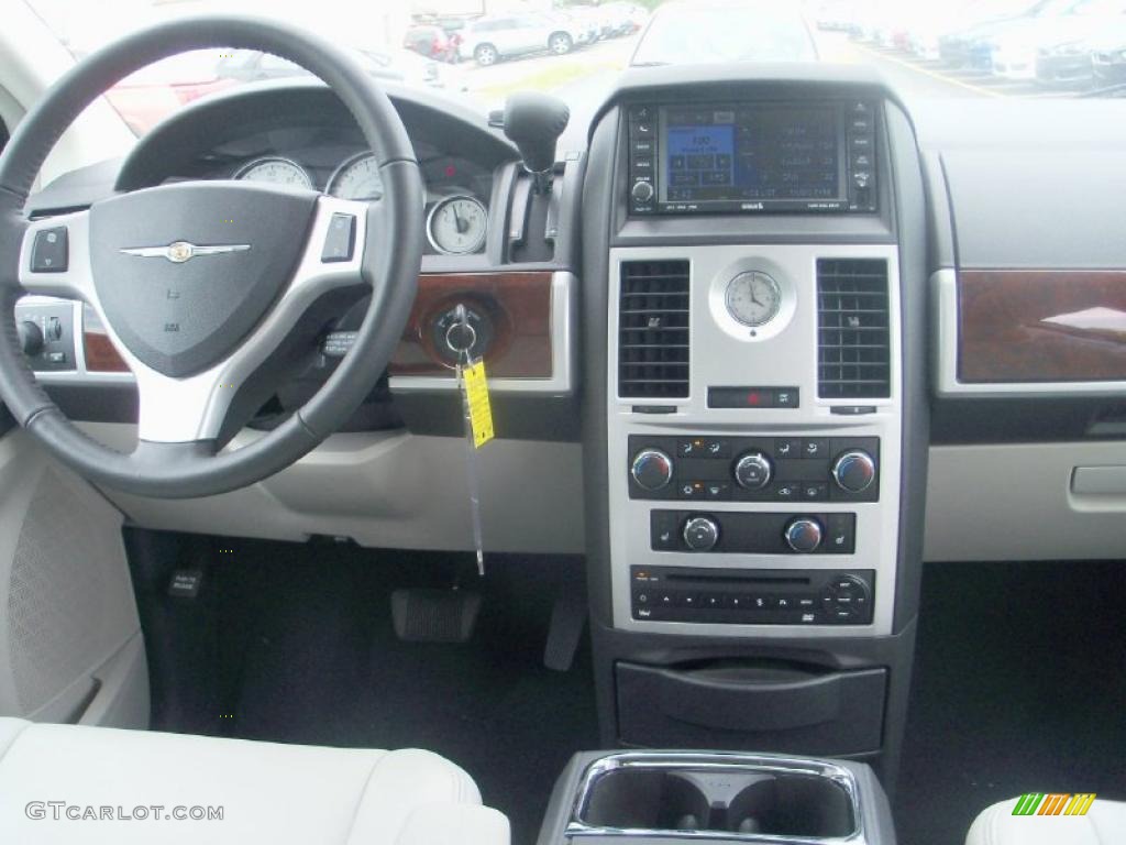 2010 Town & Country Touring - Clearwater Blue Pearl / Medium Slate Gray/Light Shale photo #30